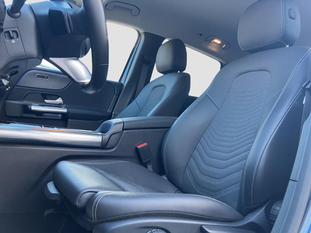 Fahrzeugabbildung Mercedes-Benz B 200 d *AHK*Navi*KeyLess*SpurW*PDC*LED*SpurH*LM