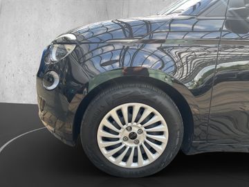 Fiat 500e Action 23,8 kWh Klima+SHZ+Carplay