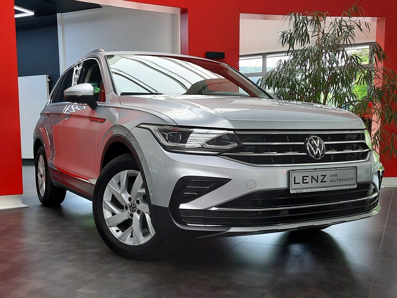 Fahrzeugabbildung Volkswagen Tiguan Elegance TDI DSG*AHK*Cam*LED*ACC*PDC*App*