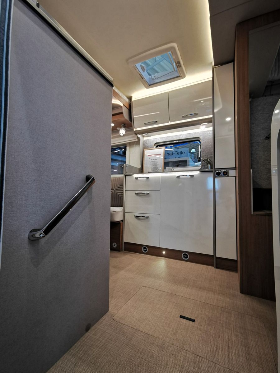 Fahrzeugabbildung Bürstner Lyseo Gallery TD 649 G SIE SPAREN 34.866 € !