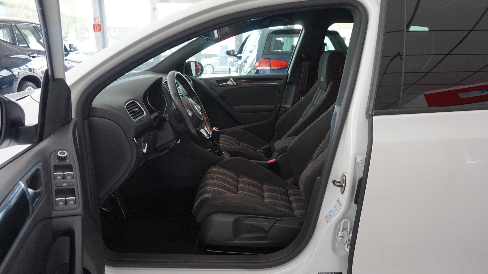 Fahrzeugabbildung Volkswagen Golf VI GTI Edition 35 Motor überholt