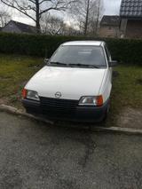 Opel Kadett E 1,3n Limousine OLDTIMER AUTO... - scheckheftgepflegte Opel Kadett