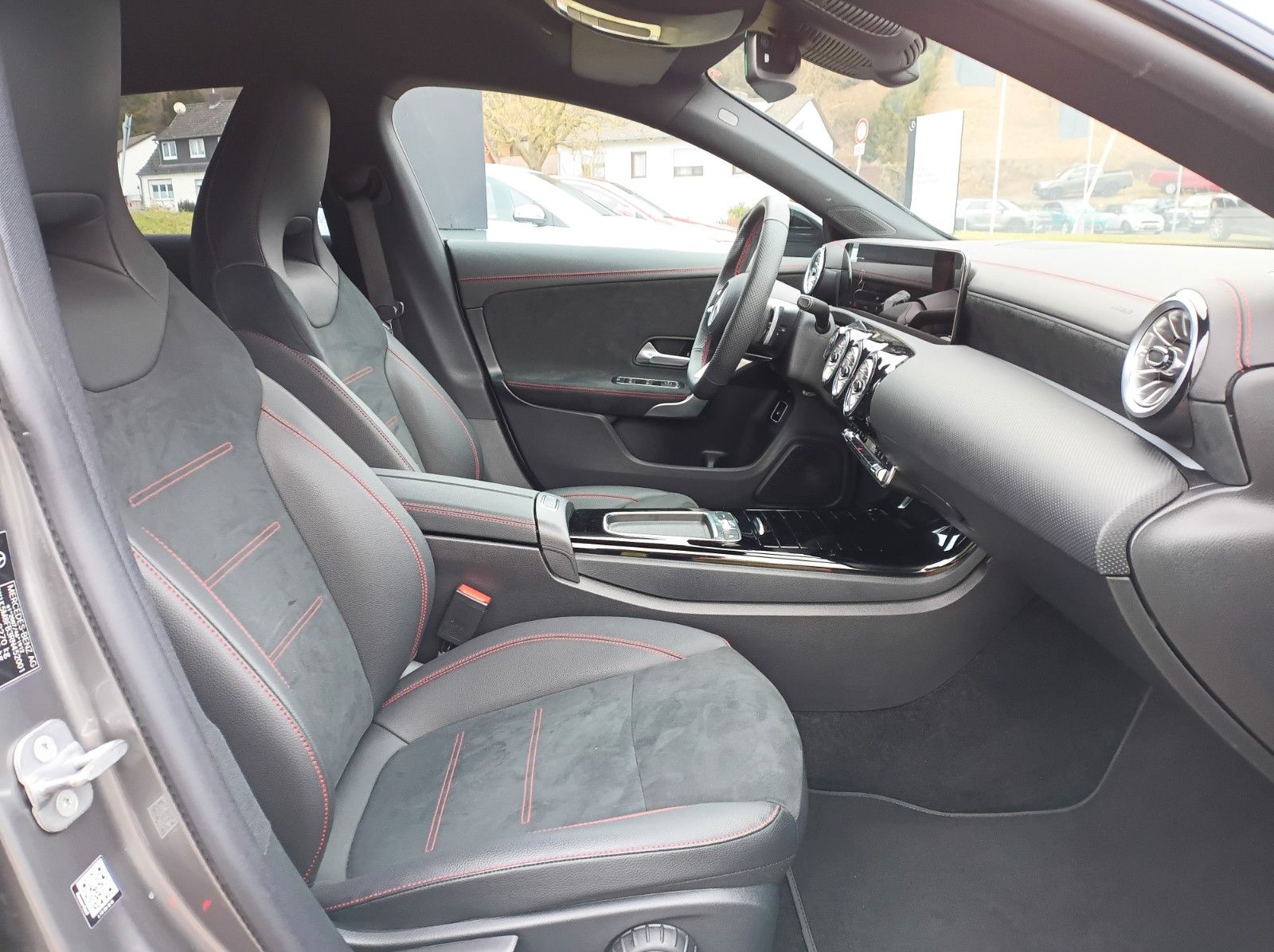 Fahrzeugabbildung Mercedes-Benz CLA 250e SB+AMG LINE+NIGHTPAKET+LH+SH+KAMERA++++