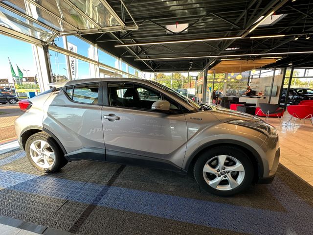 Toyota C-HR  Hybrid Flow