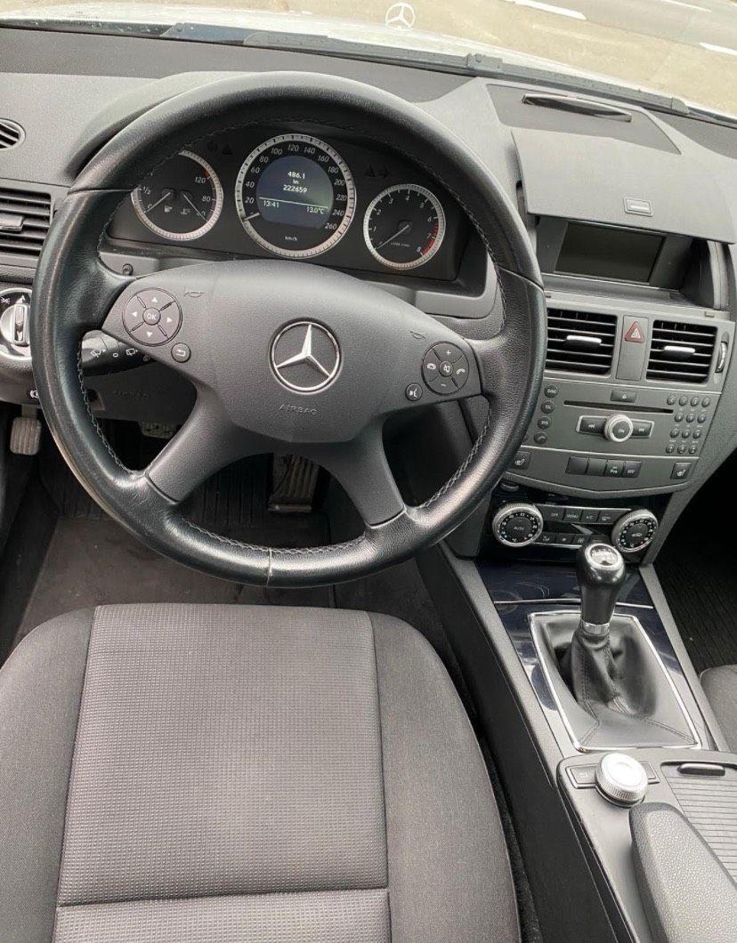 Mercedes-Benz C180 2010 — photo 8