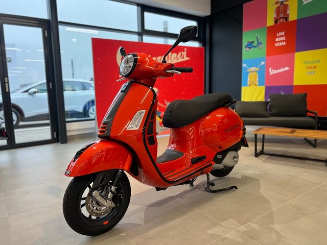 Vespa GTS 125 Arancio