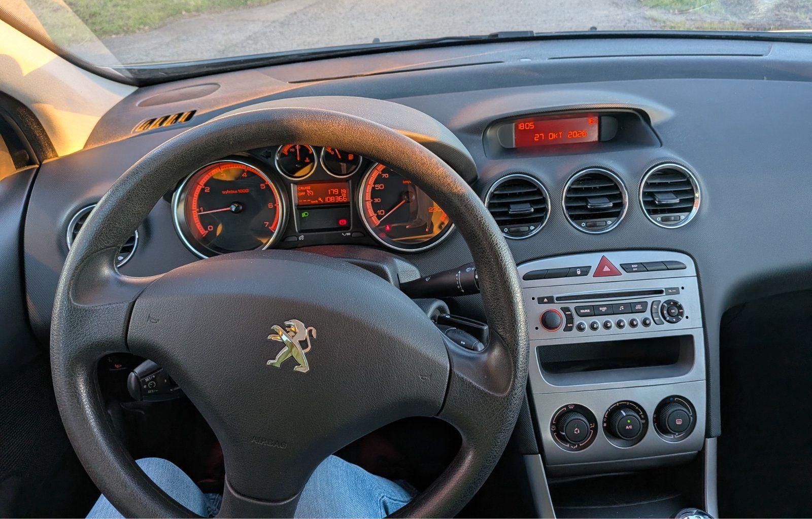 Peugeot 308 2013 — photo 8
