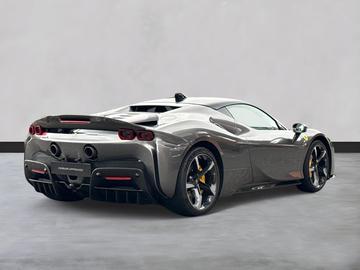 2022 Ferrari SF90 照片 7