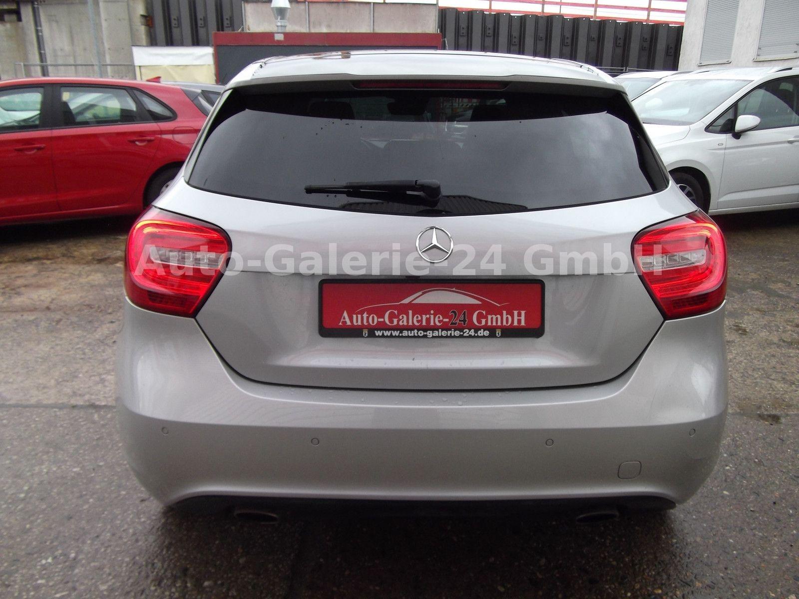 Mercedes-Benz A -Klasse 250 4Matic Autom, Navi, Teilleder