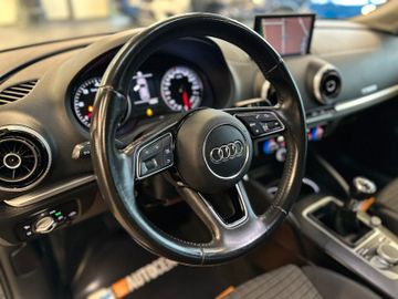 MYAUTOCENTER – Gebraucht- und Jahreswagen mit Werkstattservice in Pfaffenhofen Audi A3 Sportback sport *1. Hand*Klima*Navi*Xenon*BT*