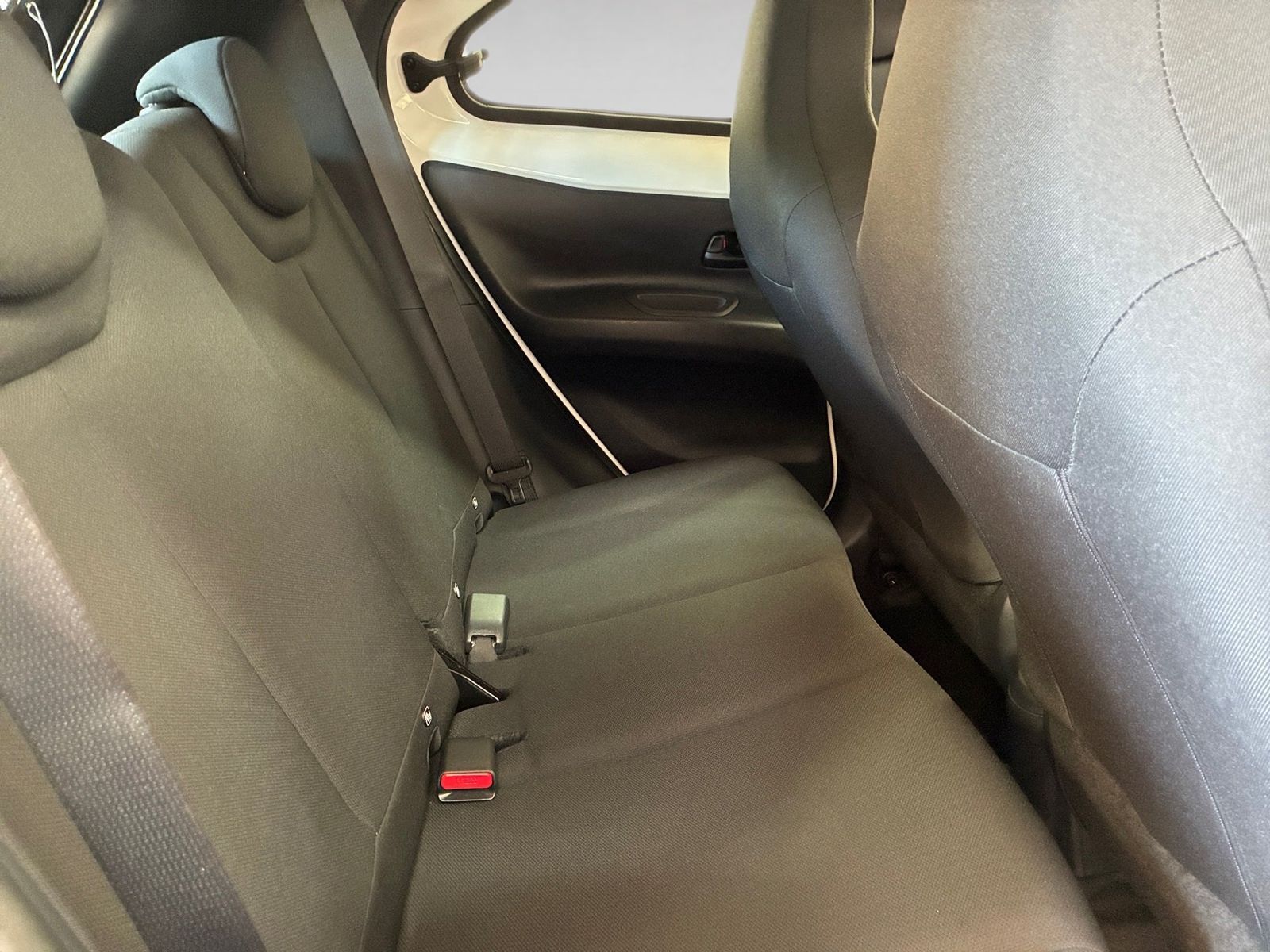 Fahrzeugabbildung Toyota Aygo X 1.0 Black&White SHZ,Winterräder,ACC,PDC