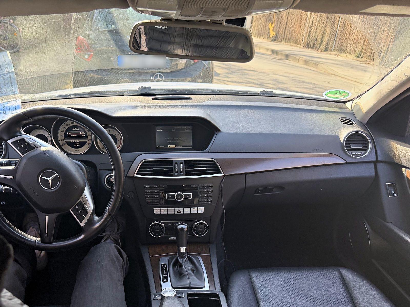 Mercedes-Benz C200 2012 — photo 8