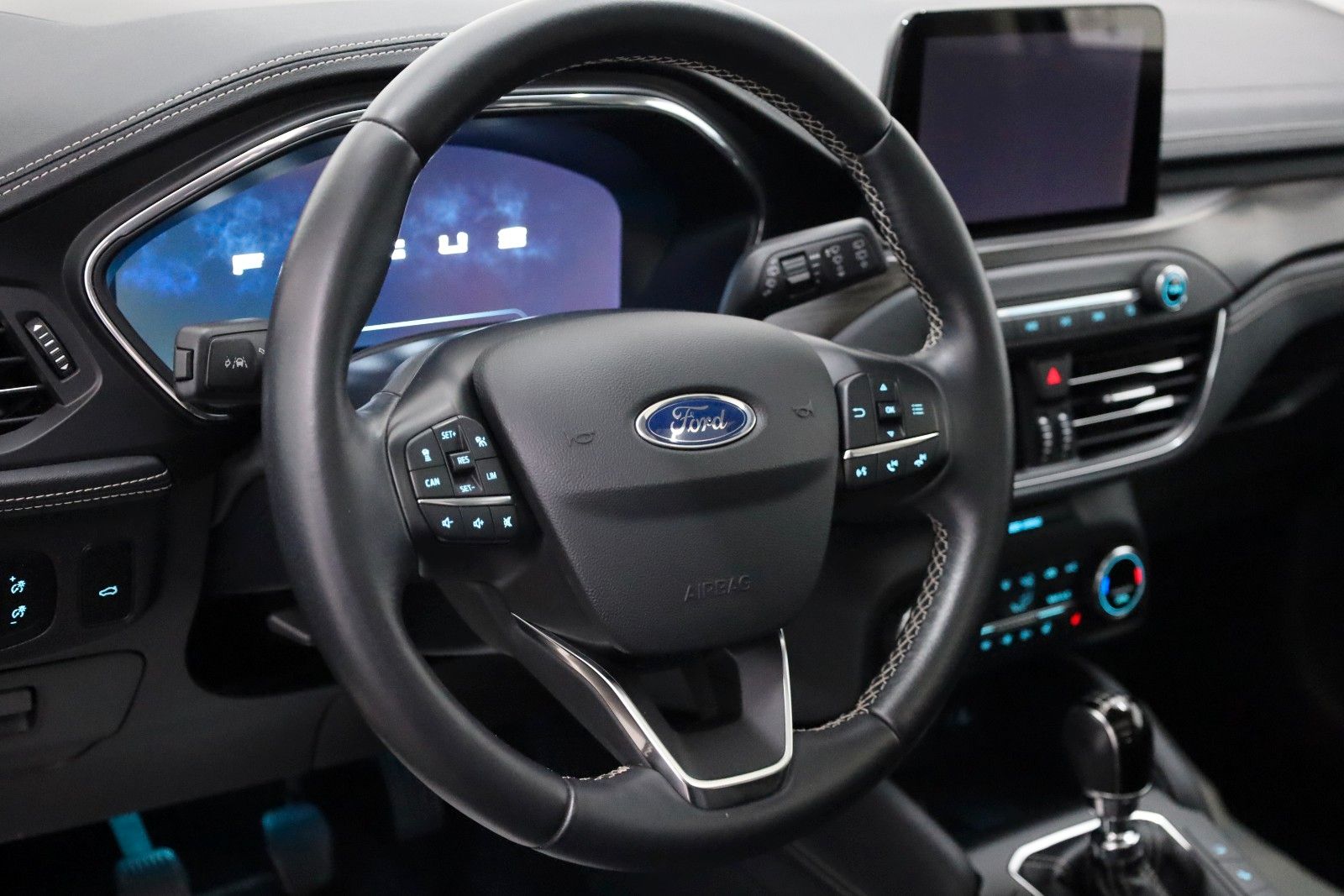 Fahrzeugabbildung Ford Focus Turnier Vignale, Kamera, Pano, Leder, LED