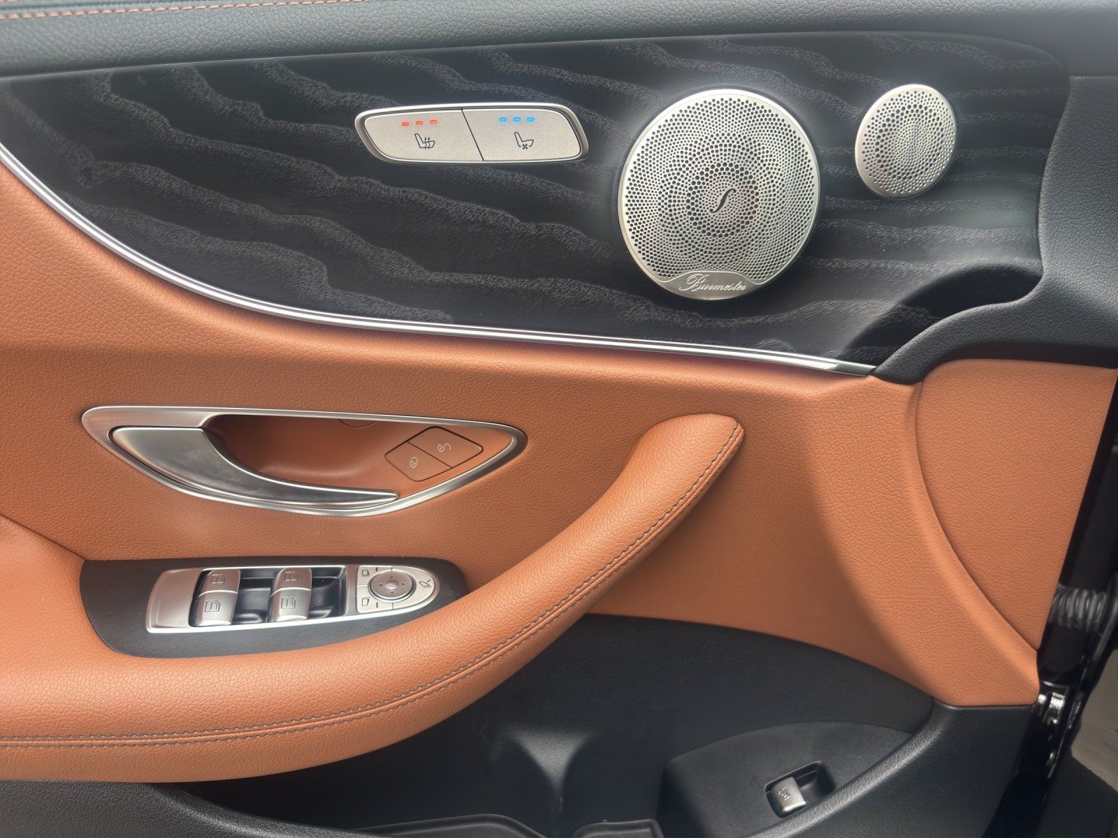 Fahrzeugabbildung Mercedes-Benz E 400 d 4M Cpé AMG Massage DISTRO Burm ABC KeyGo