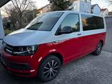 Volkswagen T6 Multivan - rote Volkswagen T6 Multivan