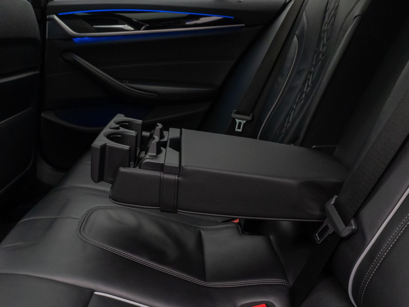 Fahrzeugabbildung BMW 540i xD SportLine Panorama HUD DAB HiFi 4xKlima