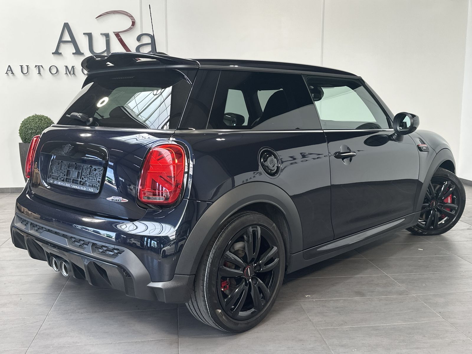 Fahrzeugabbildung MINI John Cooper Works Sport-Aut NAV+LED+DIGDISPL+ACC