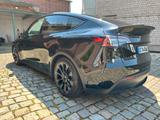 Tesla Model Y Long Range AWD  - Tesla Model Y in Düsseldorf