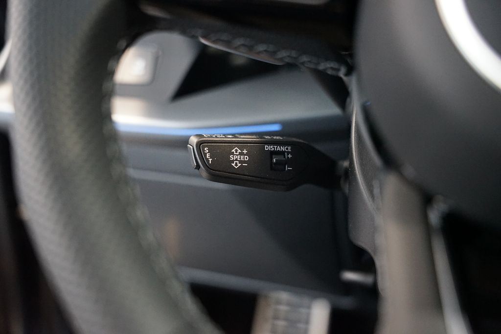AUDI A3 Sportback 35 TFSI | 2x S line | Pano | Carbon AUDI A3 Sportback 35 TFSI | 2x S line | Pano | Carbon