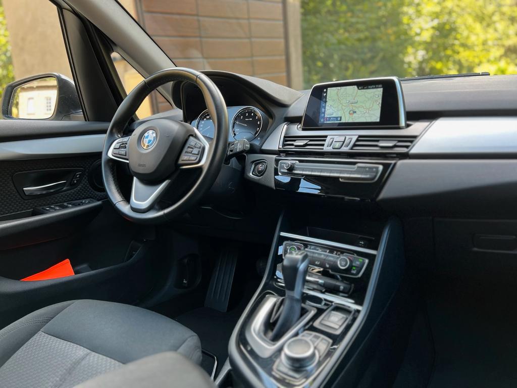 BMW 225