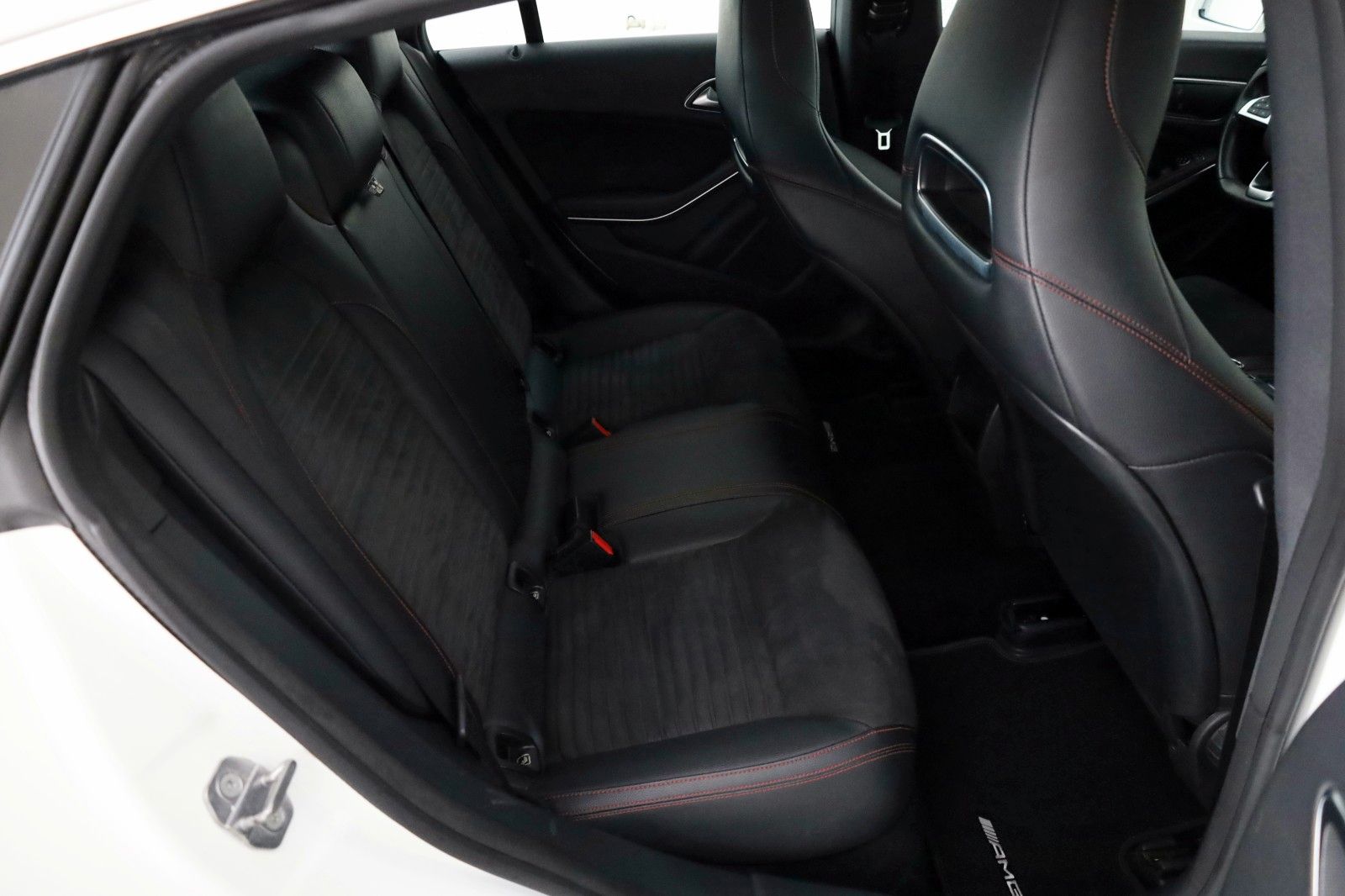 Fahrzeugabbildung Mercedes-Benz CLA 200 SB AMG Line TLeder,Navi,LED,SH,PDC,SR+WR