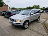 Volvo XC90 D5 Summum 7-Sitzer*BI-XENON*NAVI*LEDER*AHK* - Volvo XC90 Summum mit Diesel-Antrieb