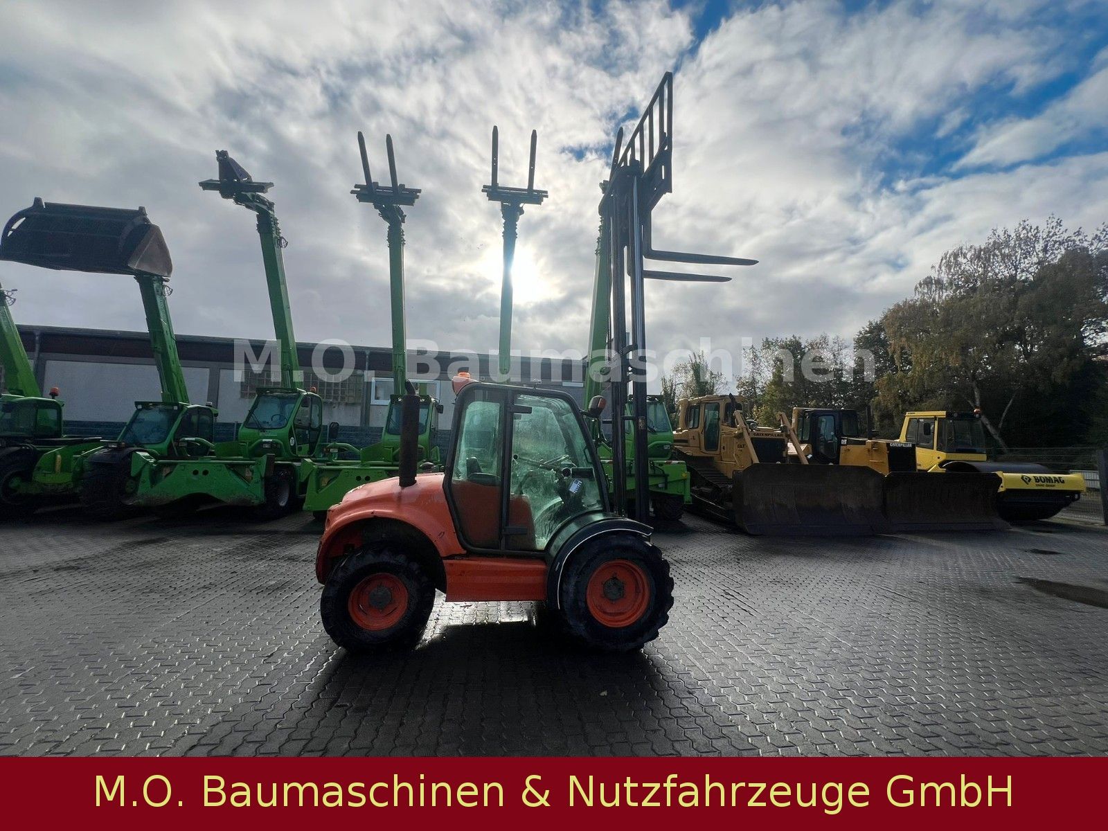 Fahrzeugabbildung AUSA CH 250 / Allrad / 2,5 t / 3,60 m
