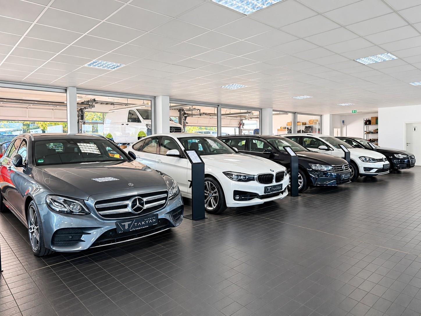 showroom-image-top