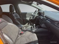 FORD Focus ST 2.3 EcoBoost LED Styling Pano ACC B&O FORD Focus ST 2.3 EcoBoost LED Styling Pano ACC B&O