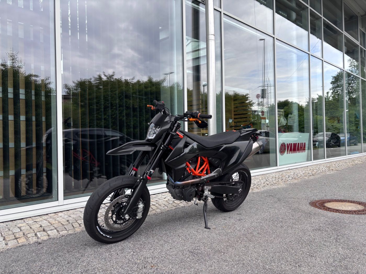Fahrzeugabbildung KTM 690 SMC R, Sportauspuff, Lenkerendspiegel QS, LE