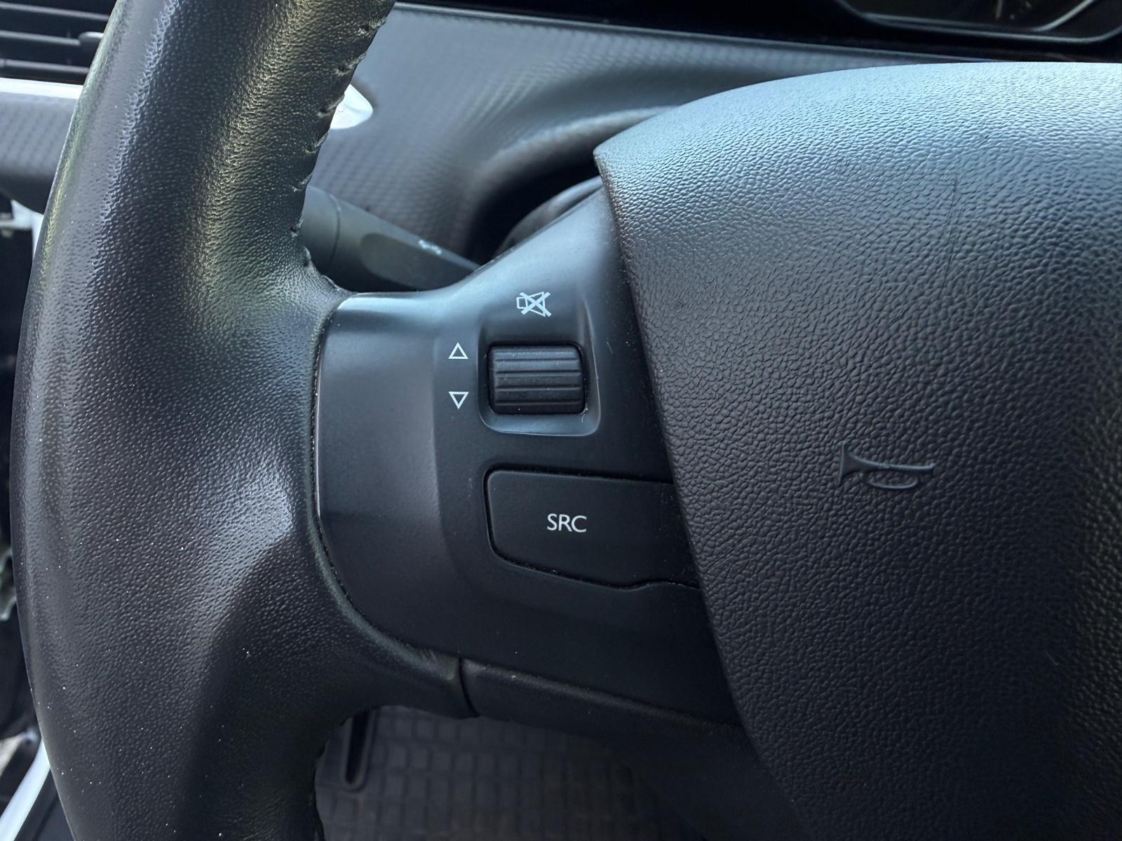 Peugeot 2008 Active SHZ*PDC*KLIMA*AUTOMATIK*