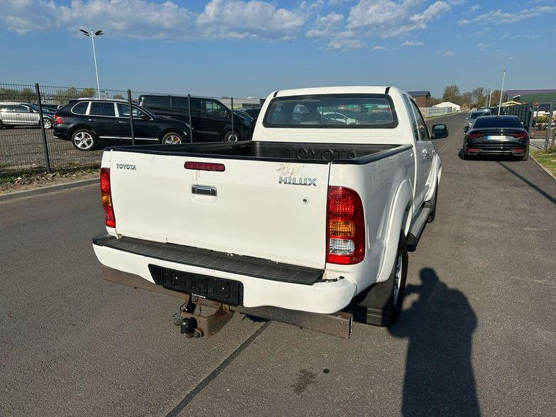 TOYOTA HILUX 4WD 2.5 DIESEL - 120 CV- GPS - BVM - ATTELAGE FIXE