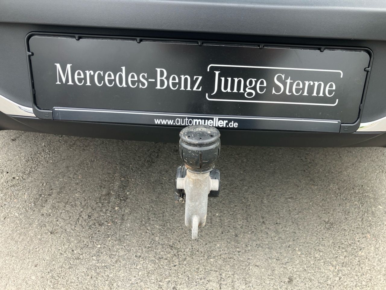 Fahrzeugabbildung Mercedes-Benz EQB 300 4M AMG AHK Pano 360°Kamera LED KeylessGo