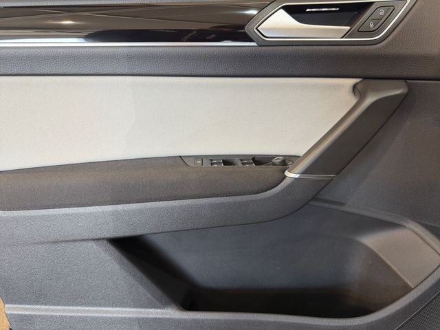 Touran 2.0 TDI DSG HIGHLINE 7 SITZE LED+AHK+NAVI