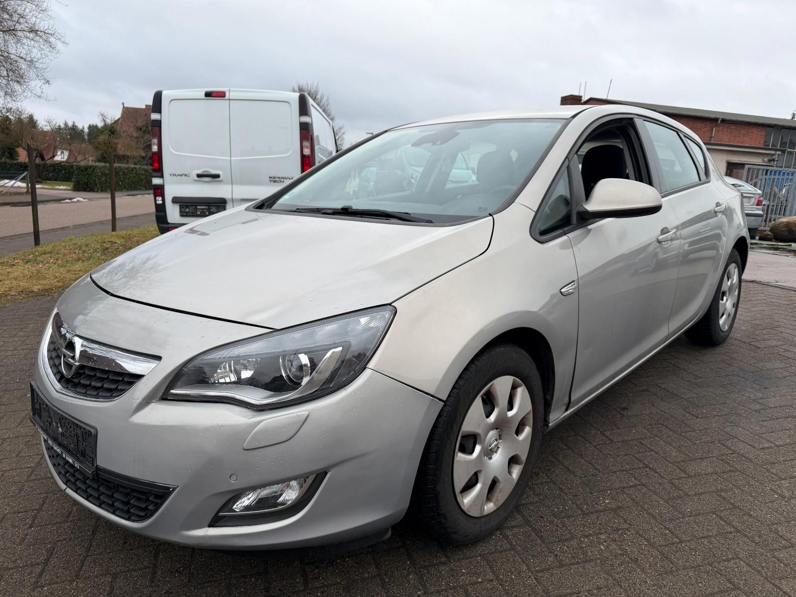 Opel Astra J Lim. 5-trg. 1.6  Edition