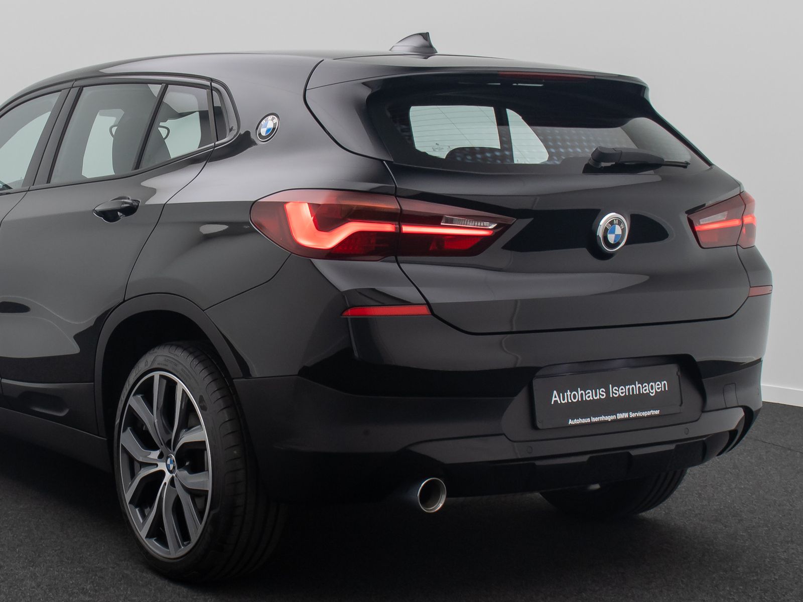 Fahrzeugabbildung BMW X2 sD18i AdvantagePlus HiFi DAB Sportsitz 19Zoll