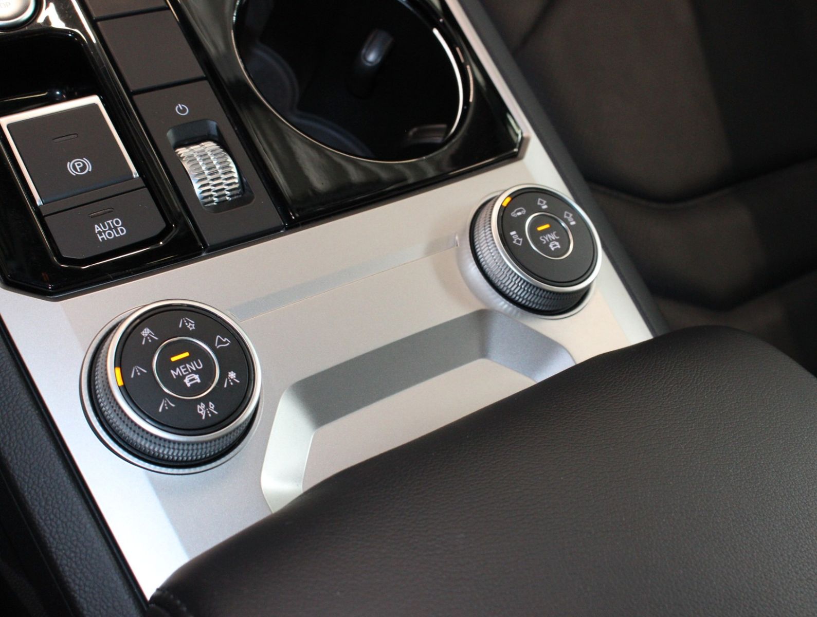 Fahrzeugabbildung Volkswagen Touareg 3.0 TDI Elegance 4Motion*Pano*Matrix