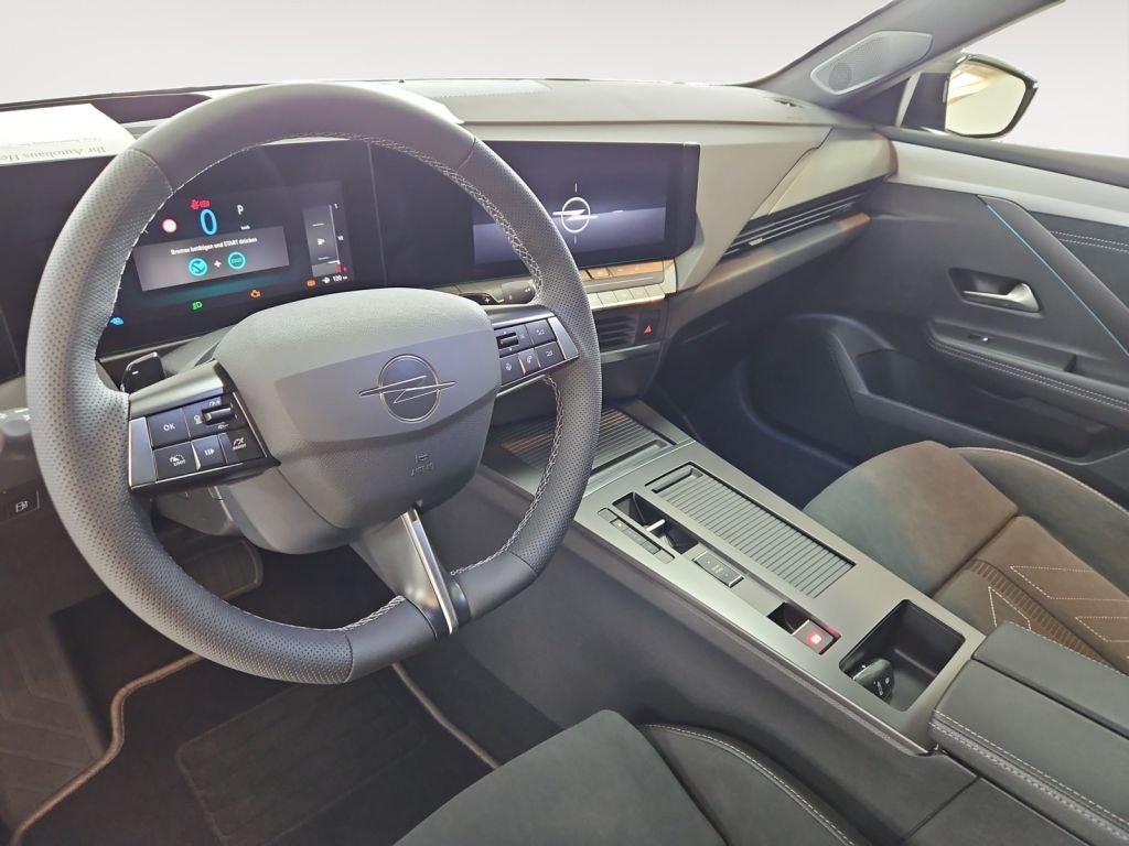 Fahrzeugabbildung Opel Astra ST Plug-In-Hybrid Ultimate AHZV