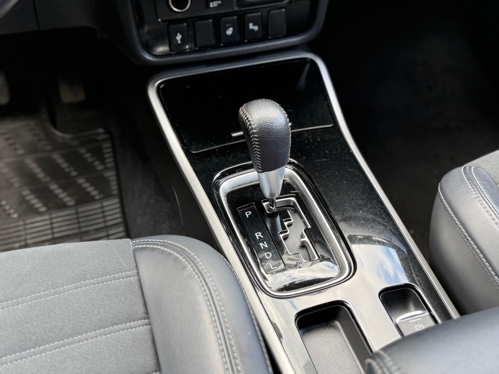 Mitsubishi Outlander 2.0CVT Active+ I LED I KAM I AHK