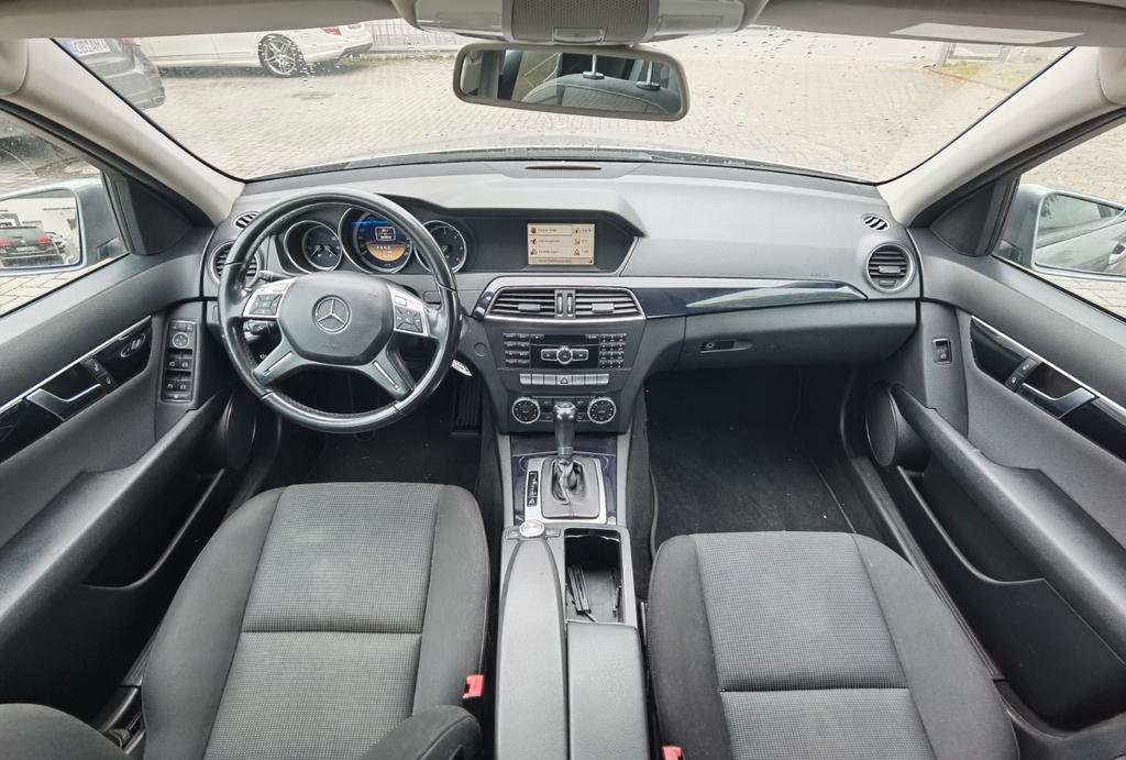 Mercedes-Benz C 220