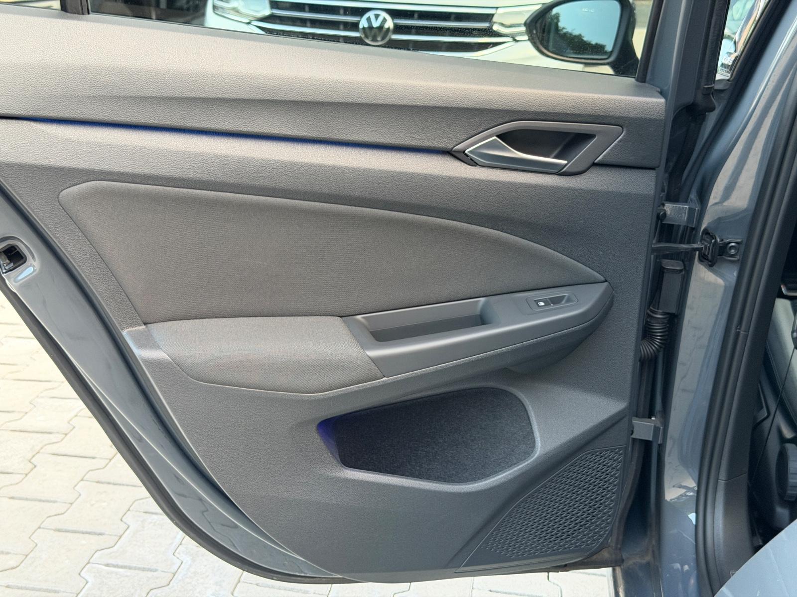 Volkswagen Golf VIII Lim. Active/LED/NAVI/Alu/Top Zustand., миниатюра 30