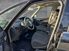 Fahrzeugabbildung Grand C4 Space Tourer Selection 7-Sitzer