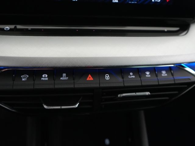 Octavia COMBI TOUR TDI DSG+AHK+KLIMA+NAVI+LED-SC