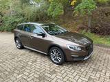Volvo V60 Cross Country D4 - gebrauchte Volvo V60 Cross Country aus dem Jahr 2017