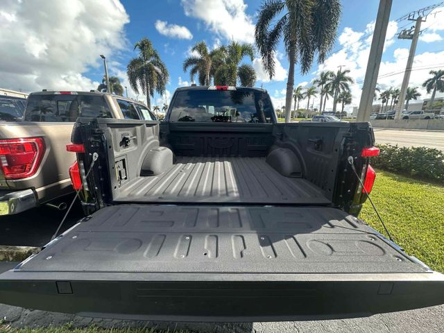 Ford F 150 Lightning SXT AWD  Elektro 2023 dunkelblau