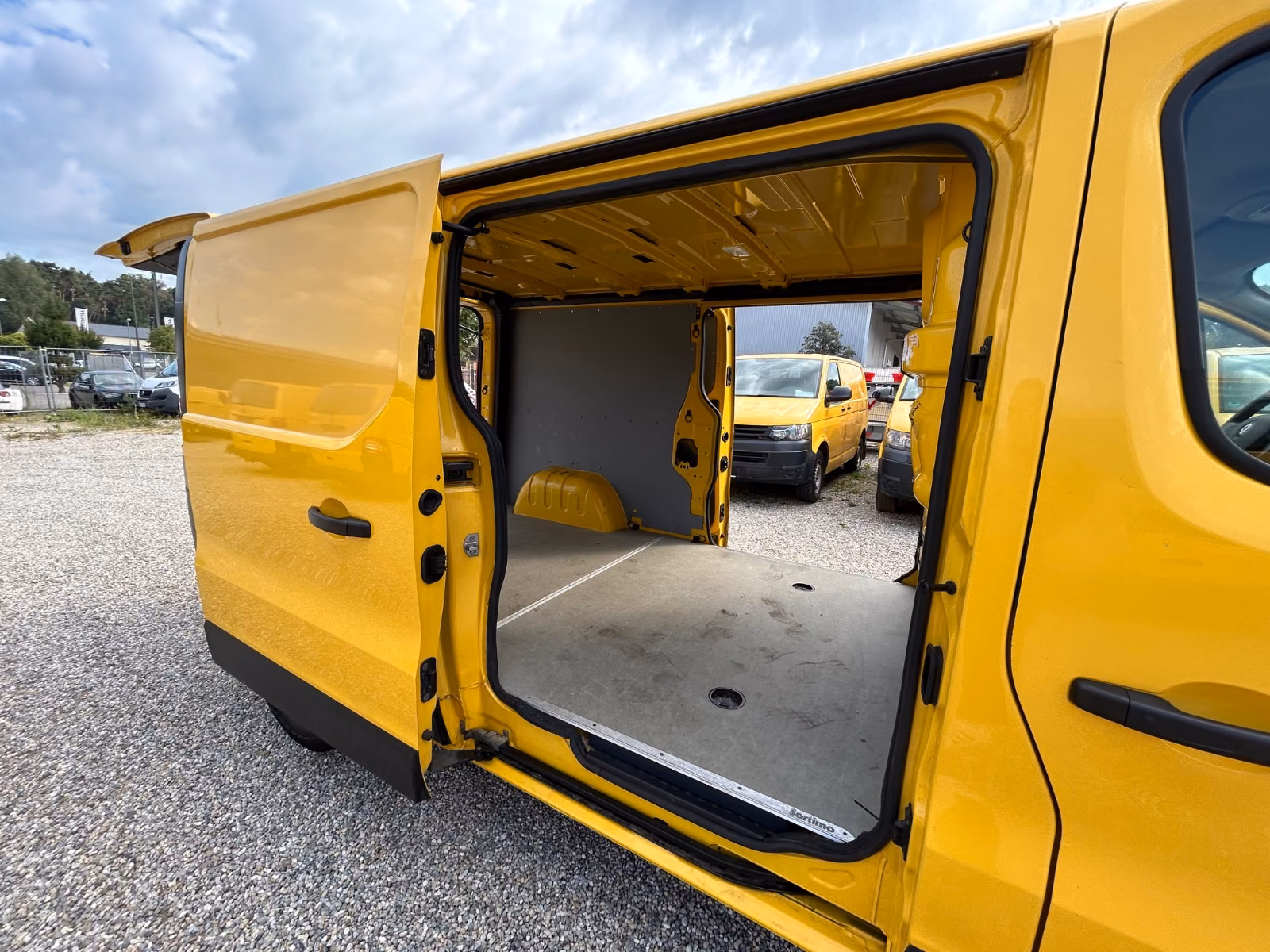 RENAULT TRAFIC L2H1 - 120ch - 52 000KMS