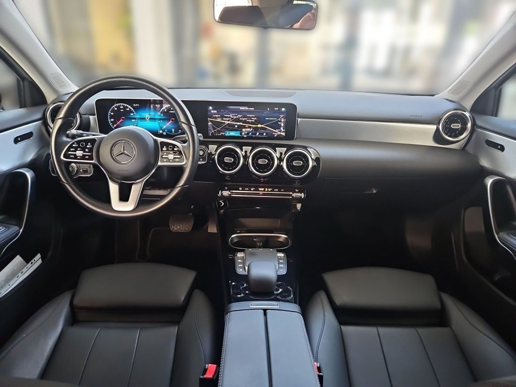 Fahrzeugabbildung Mercedes-Benz A 180 Progressive Night Navi LED Tempomat SHZ
