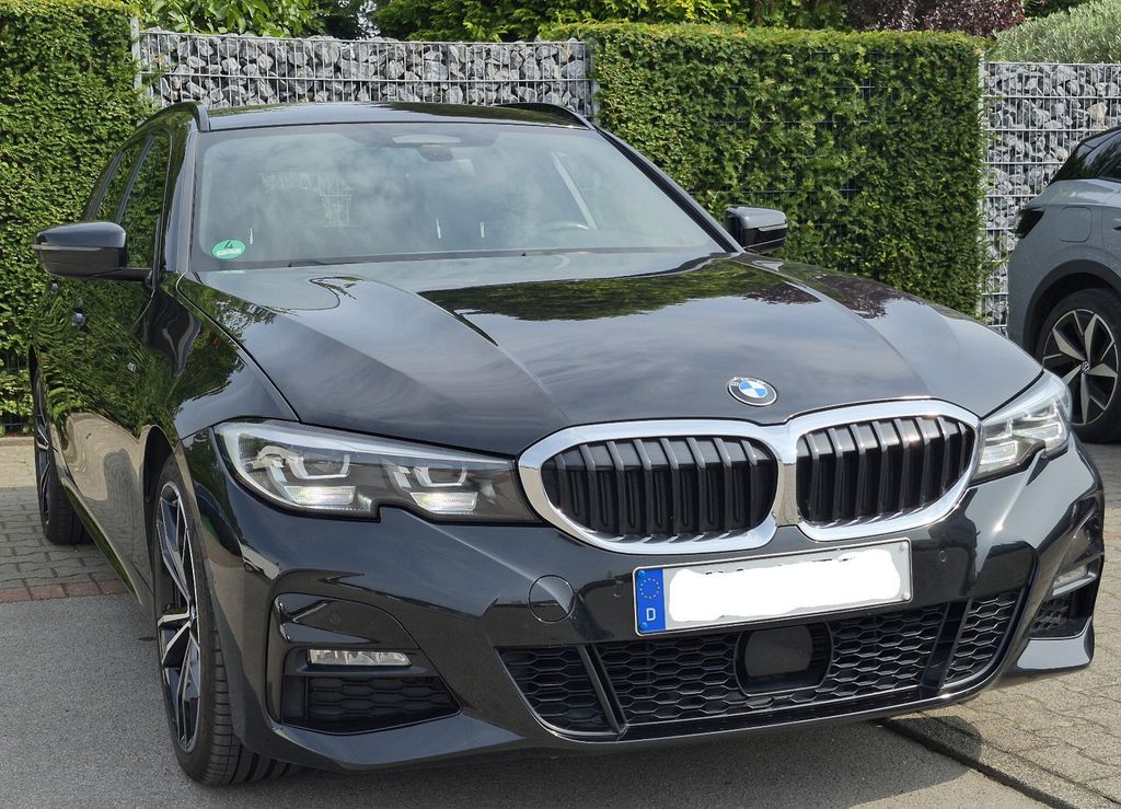 Image of BMW 320