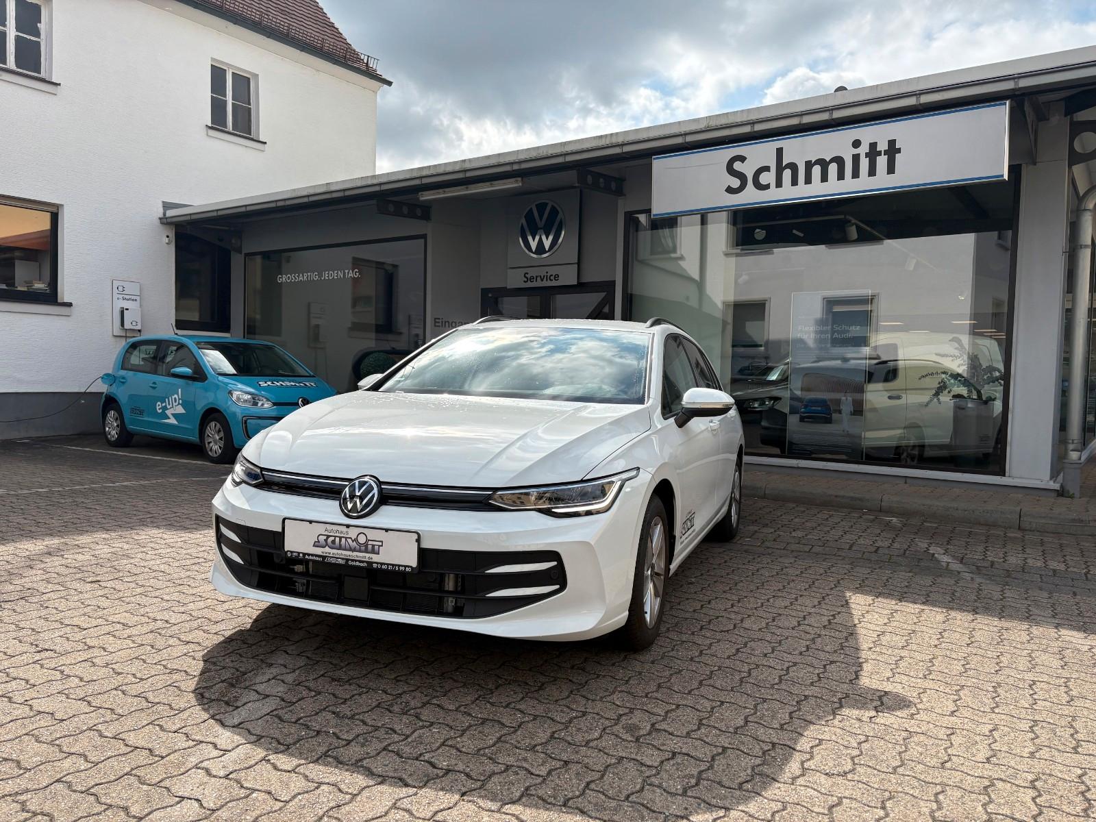 Volkswagen *Golf 8 Variant*6 Gang*Kamera* PDC V + H