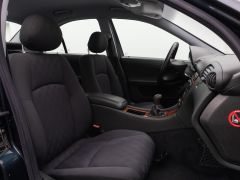 Foto Nummer 31: MERCEDES-BENZ C 180